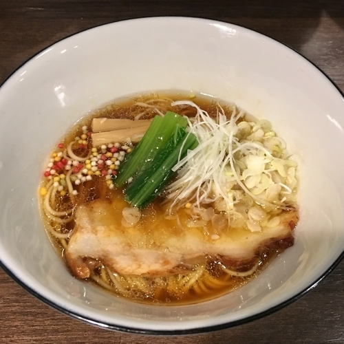 「媛っこ地鶏 醤油らぁ麺 錦 (900円)」@らぁ麺BAR 錦 iwamotoの写真