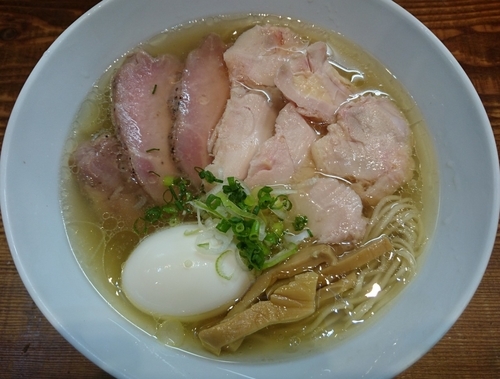 「しお全部のせ」@町田汁場 しおらーめん 進化の写真