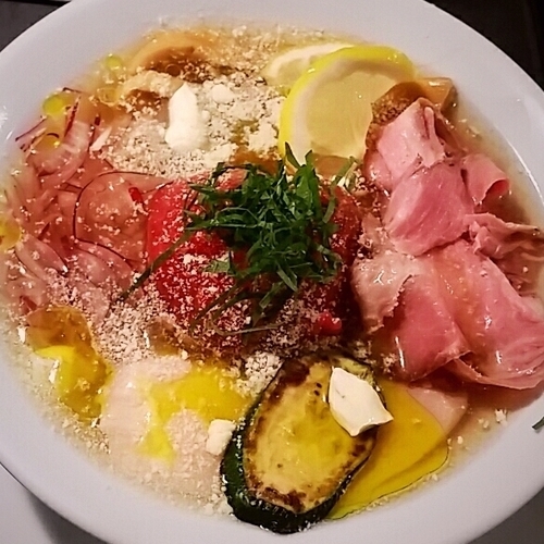 「【限定】冷しトマトと４種煮干の冷しらぁめんｆｏｒイタリアン」@KaneKitchen Noodlesの写真