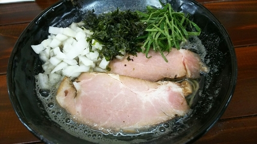 「セメント煮干しらーめん」@餃子の並商 都賀店の写真