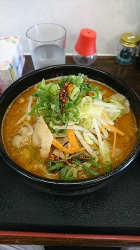 「肉味噌ラーメン中辛」@麺場 新 ARATAの写真
