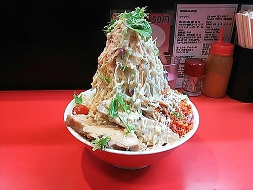 「冷やし中華（麺普通：野菜マシマシアブラ辛揚ガリマヨ）」@千里眼の写真