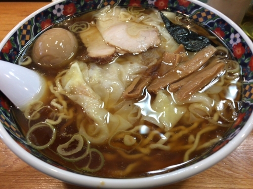 「ワンタン麺(大盛・味玉)」@春木屋 荻窪本店の写真