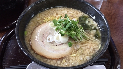 「にごり中華そば」@和だし中華そば 田舎屋の写真