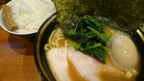 「ラーメン(660円)+味玉(100円)+ライス(140円)」@末廣家の写真