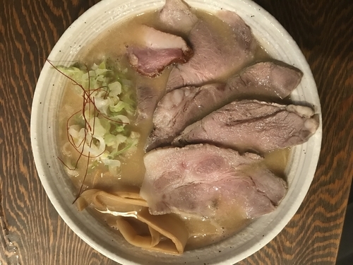 「ラーメン+塩煮豚」@西中島 光龍益の写真