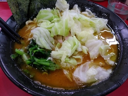 「ラーメン大キャベツ　硬め濃いめ多め」@杉田家 千葉祐光店の写真