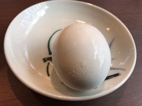 「冷やしラーメン790円税別+茹で玉子サービス」@まるたか食堂の写真