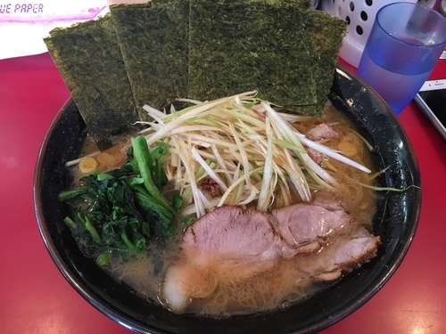 「ネギラーメン 海苔」@家系ラーメン 王道の写真