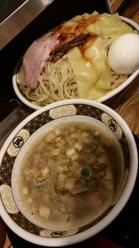 「煮干つけめん」@すごい煮干ラーメン凪 新宿ゴールデン街店 本館の写真