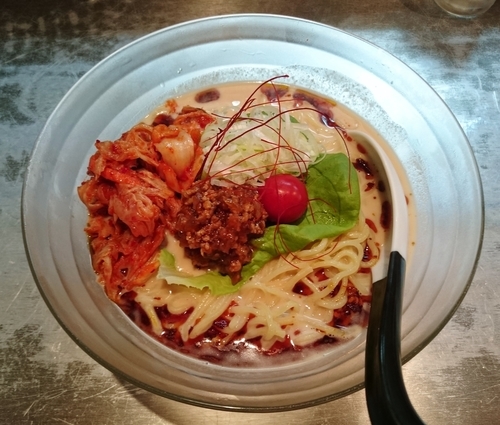 「冷やし担々麺(大盛)＋キムチ＝1000円」@麺 やまらぁの写真