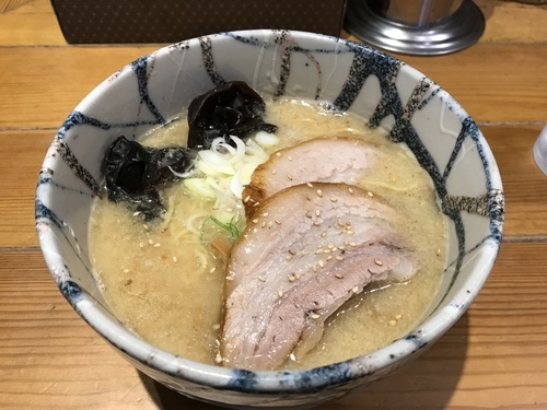 「しおらーめん」@らーめん風来居 神田秋葉原店の写真