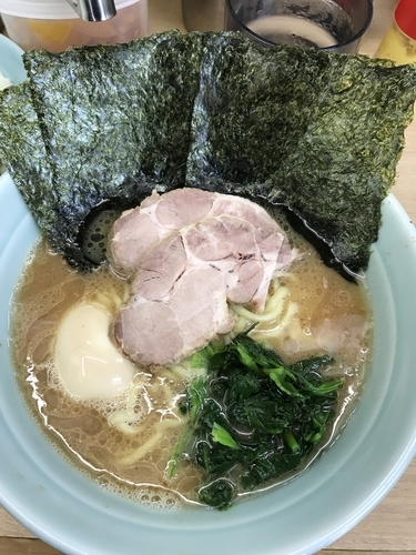 「ラーメン+味玉+豚 ¥750」@横浜らーめん 武蔵家 池袋店の写真