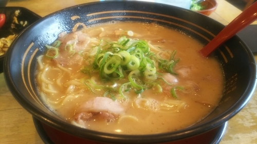 「特製ラーメン 大盛」@豚旨 うま屋ラーメン 小牧店の写真