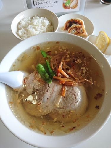 「塩らーめん(平麺) 餃子2個 ライス 750円」@カオタンらーめん37の写真