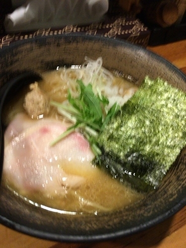 「濃厚鶏骨醤油そば」@濃厚鶏そば 麺屋武一 新橋本店の写真
