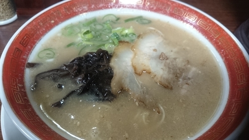 「博多ラーメン白(600円)+替え玉1玉無料」@博多ラーメン ミツ屋の写真