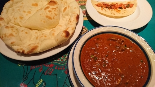 「ロスンビーフ（１１６６円）＋プレーンナン＝１４９０円　※」@ガラムマサラの写真