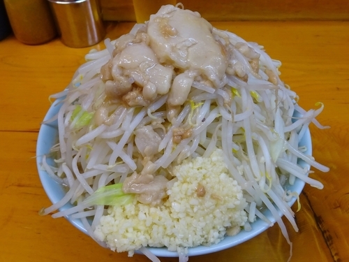 「ラーメン（700円）ヤサイニンニクアブラ」@ラーメン二郎 新橋店の写真