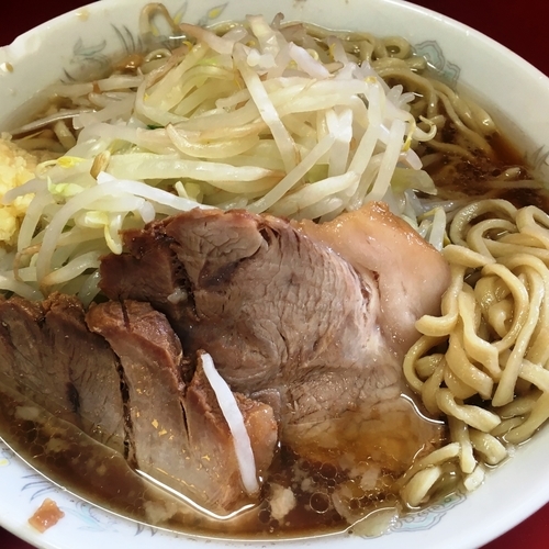 「小ラーメン（ニンニク）＋生玉子」@ラーメン二郎 上野毛店の写真
