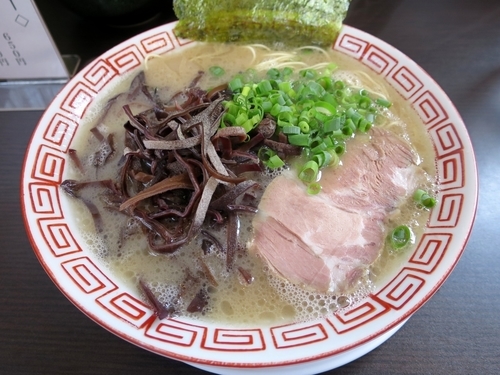 「らーめん ６５０円 ※粉おとし・きくらげ１００円」@博多長浜らーめん もりやの写真