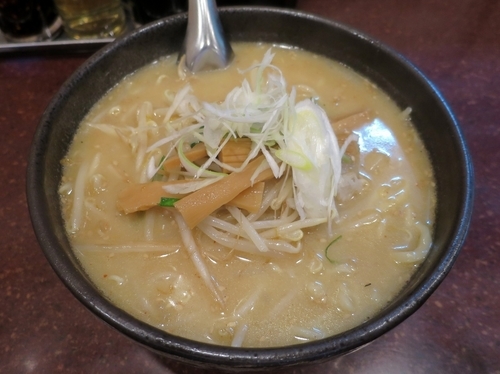 「味噌らーめん ７５０円」@手打らーめん まるちの写真