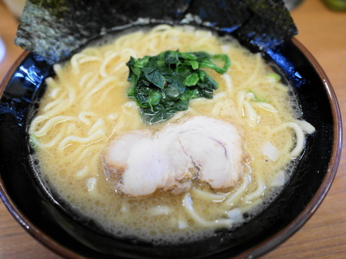 「ラーメン 醤油 麺硬め＋味濃いめ＋油多目」@横濱家系ラーメン 馬場壱家 風の陣の写真