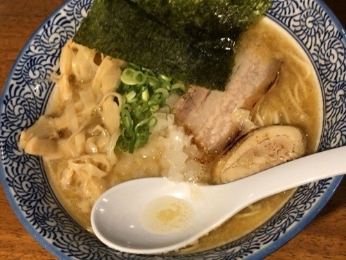「濃厚煮干し鶏白湯ラーメン」@煮干しラーメン 麺匠 春晴の写真