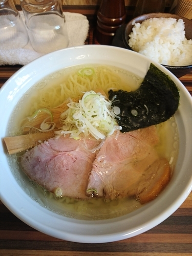 「昔懐かしのらぁめん(塩・平打ち麺) 650円」@めん処 倖佳の写真