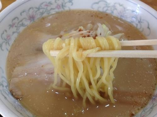 「とんこつしょうゆらーめん　￥４１０」@らーめんほがらほがら 岐阜瑞穂店の写真