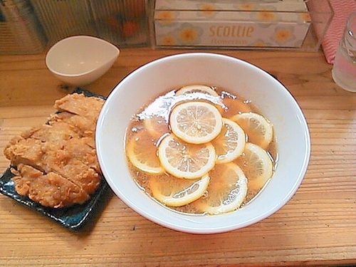 「レモンラーメン＋鶏天」@中華蕎麦 りんすず食堂の写真
