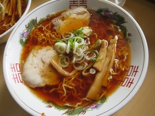 「焼き干しあ肉ラーメン　中」@華丸ラーメンの写真