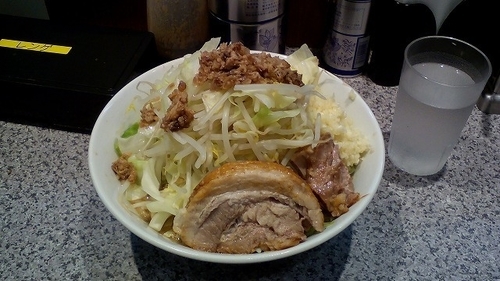 「ラーメン800円　全部マシ」@ラーメン宮郎の写真