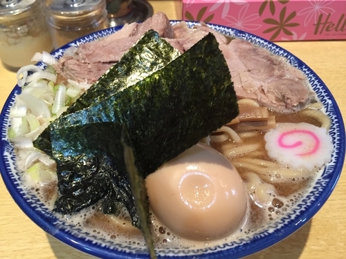 「中華そば＋半チャーシュー」@くり山の写真