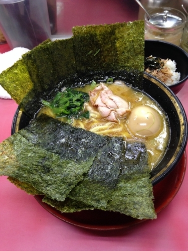 「ラーメン  海苔  ライス  味玉(サービス)」@はじめ家の写真