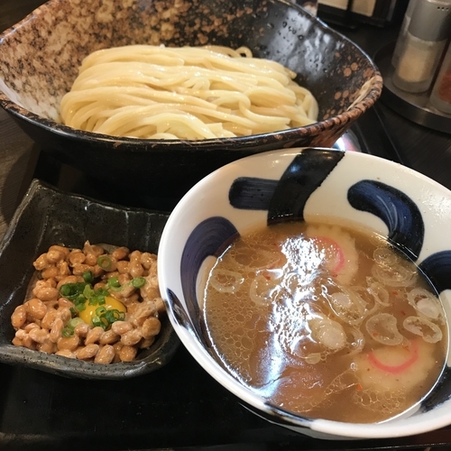 「月見納豆つけめん（￥970）」@三ツ矢堂製麺 あきる野店の写真