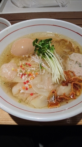 「地球の塩そば ワンタン 煮たまご」@地球の中華そばの写真