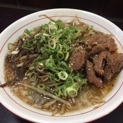 牛筋麺　780円