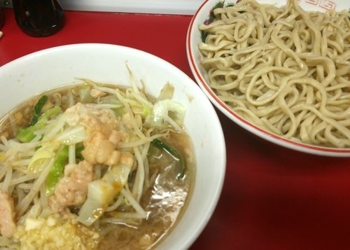 「【夏季限定】ラーメン豚2枚＋つけ麺　730＋50円」@ラーメン二郎 湘南藤沢店の写真
