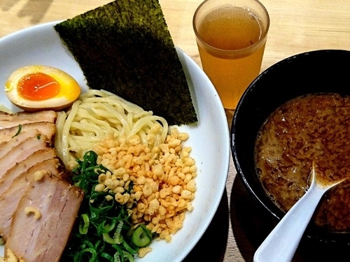 「【夏季限定】一風堂太つけ麺 並盛 肉煮玉子のせ @1.080」@IPPUDO SHIROMARU BASE 渋谷店の写真
