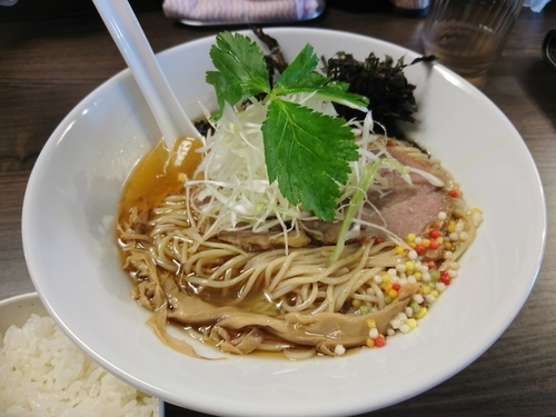 「白醤油そば800円＋白ご飯100円」@花笑み中華そば かれんの写真