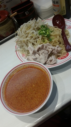 「夏限定冷しゃぶヒヤミ＋野菜大盛り940円＋ビール520円」@蒙古タンメン中本 秋津店の写真