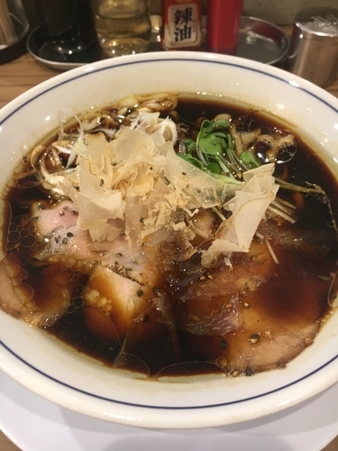 「醤油らーめん¥750」@らーめん鱗 西中島店の写真