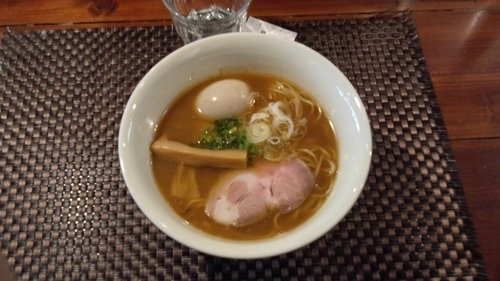 「味玉入り追い鰹中華そば」@らぁ麺 やまぐちの写真