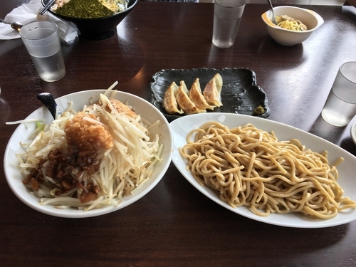 「G郎つけ麺 ヤサイニンニクまし 本気の餃子」@六代目 麺処「まるは」極 西船橋店の写真