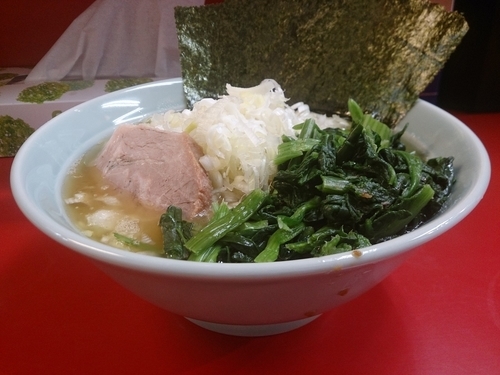 「ラーメン+ほうれん草増し+ネギ」@横浜家系ラーメン 武蔵家 千歳烏山店の写真