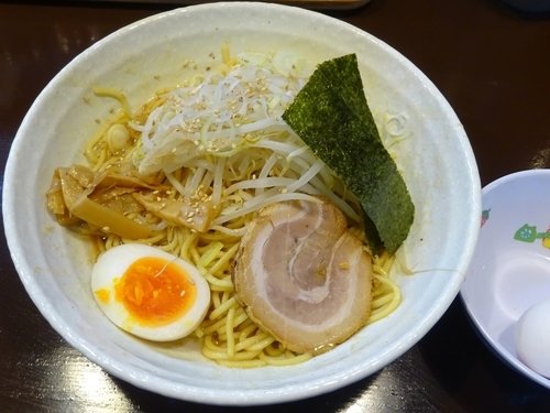 「油麺：大盛（750円）＋生玉子（50円）」@江川亭 小金井本店の写真