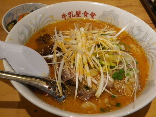 「ゴマ辛担々麺・極太手打風麺」@牛乳屋食堂の写真