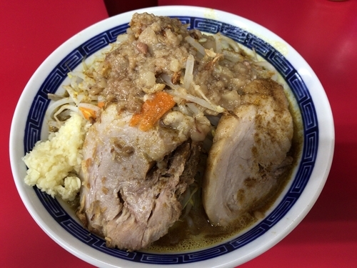 「ラーメン(大)＋カレーに変身＋豚1枚(ヤサイチョイマシ、ニンニク」@イマイ帝国の写真