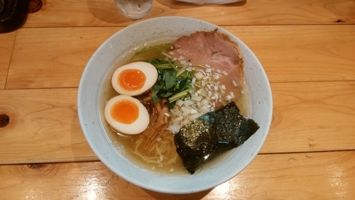 「味玉しおら～めん」@麺や そめいよしのの写真